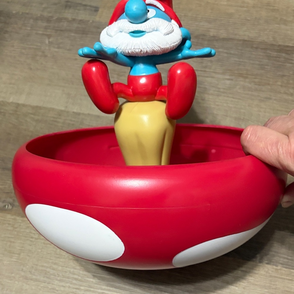 Papa Smurf Mushroom Popcorn Bucket! - Picture 4 of 5